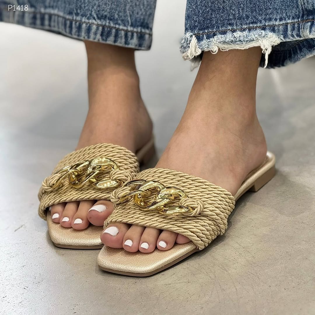 Sandalia Artesanal de crochet + Accesorio Bañado en oro